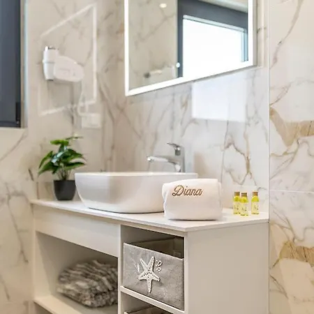 Luxury Diana With Heated Pool And Jacuzzi * Dograde