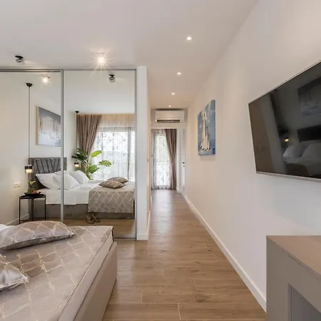 Luxury Diana With Heated Pool And Jacuzzi *