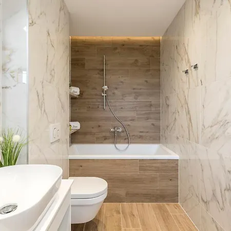 Luxury Diana With Heated Pool And Jacuzzi * Dograde