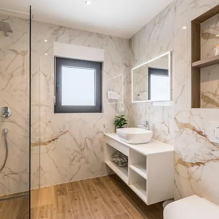 Villa Luxury Diana With Heated Pool And Jacuzzi *