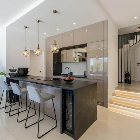 Villa Luxury Diana With Heated Pool And Jacuzzi *