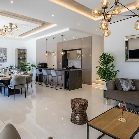 Villa Luxury Diana With Heated Pool And Jacuzzi