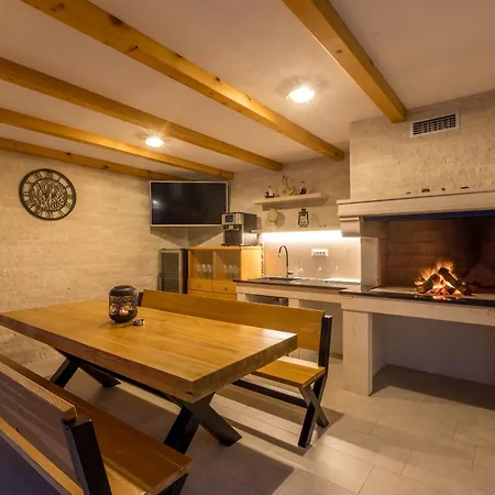 Villa Luxury Diana With Heated Pool And Jacuzzi Dograde