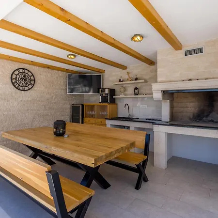 Villa Luxury Diana With Heated Pool And Jacuzzi