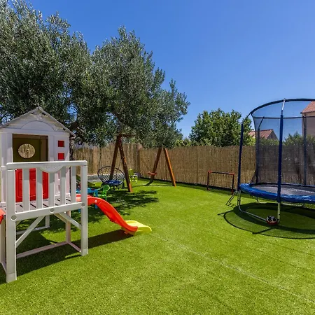 Luxury Diana With Heated Pool And Jacuzzi Villa
