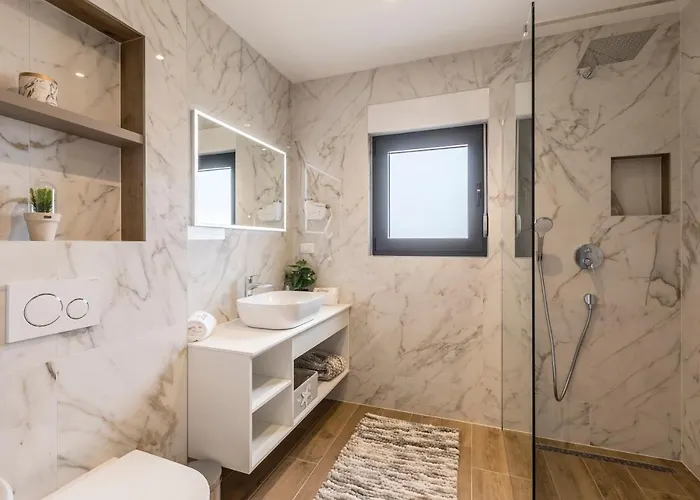 Luxury Diana With Heated Pool And Jacuzzi Villa Dograde