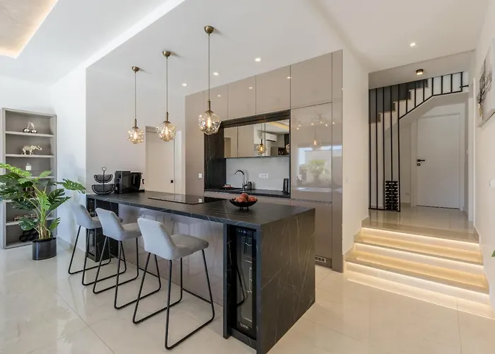 Villa Luxury Diana With Heated Pool And Jacuzzi *