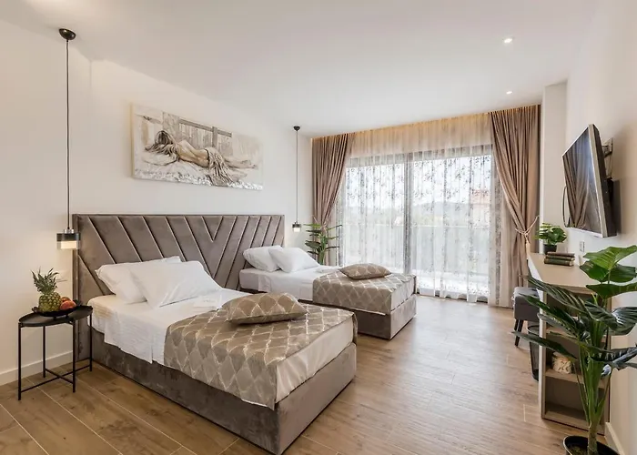 Villa Luxury Diana With Heated Pool And Jacuzzi *