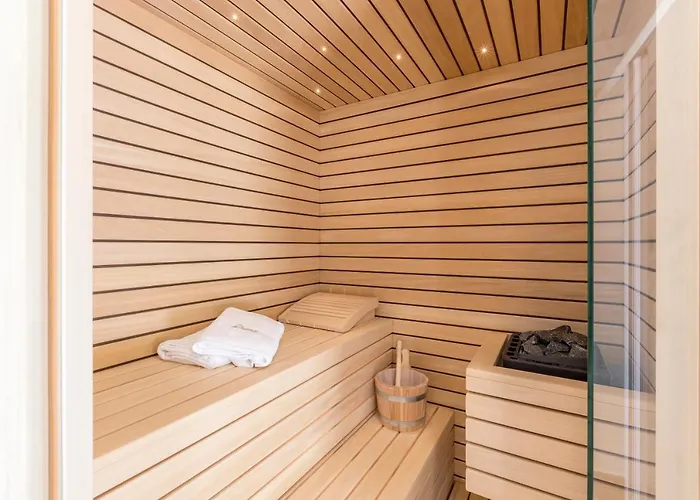 Luxury Diana With Heated Pool And Jacuzzi