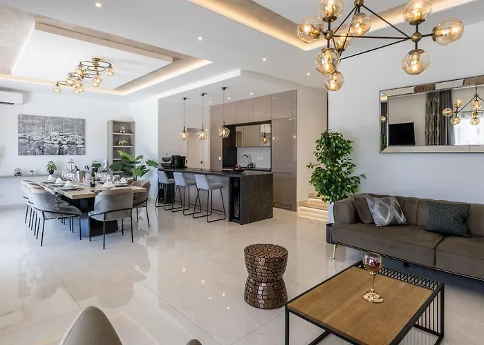 Villa Luxury Diana With Heated Pool And Jacuzzi