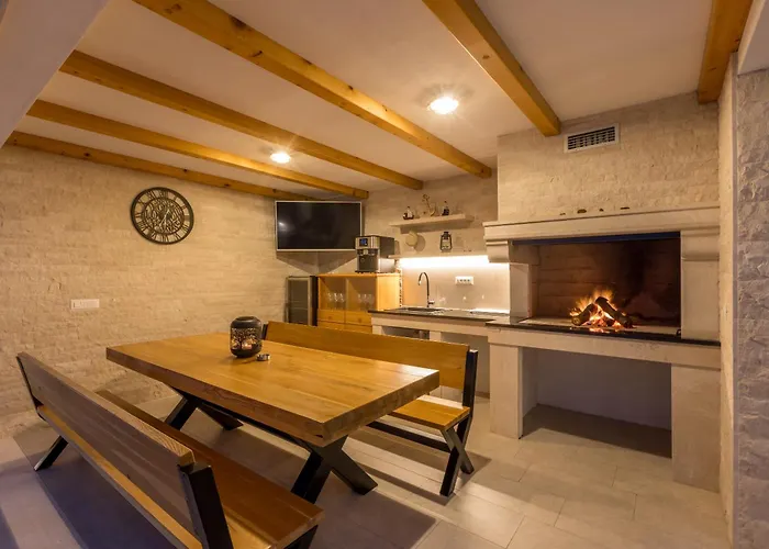 Villa Luxury Diana With Heated Pool And Jacuzzi Dograde